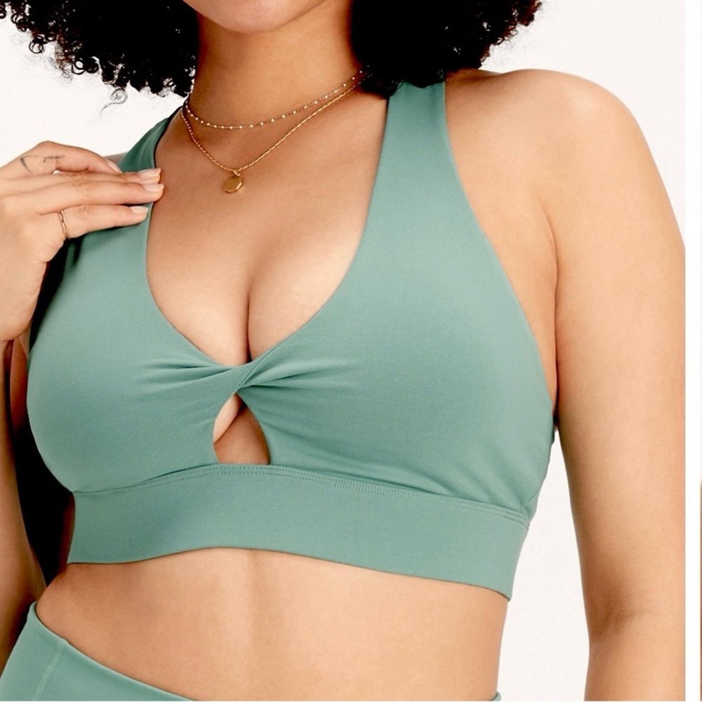 FABLETICS Oasis Twist Medium Impact Sports Bra‎